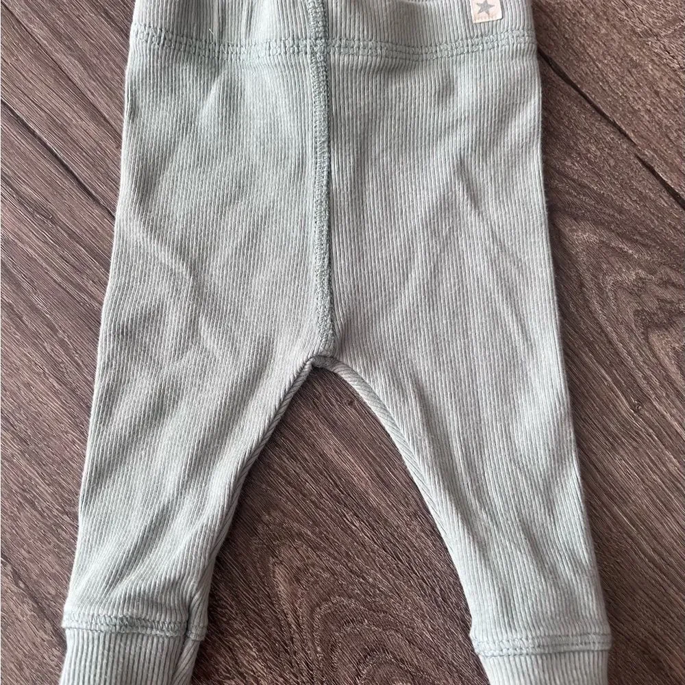 Zara Baby Ribbed Boy/ Girl Leggings size 1-3 months